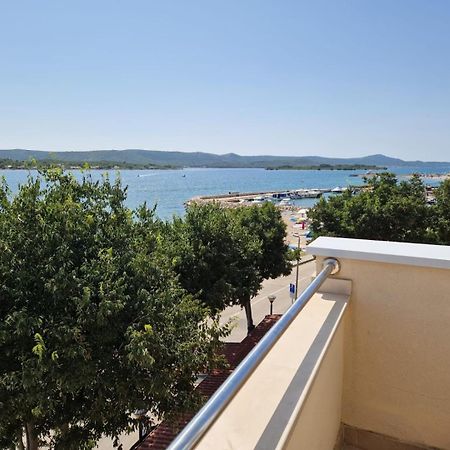 Seaside Apartments Turanj Esterno foto