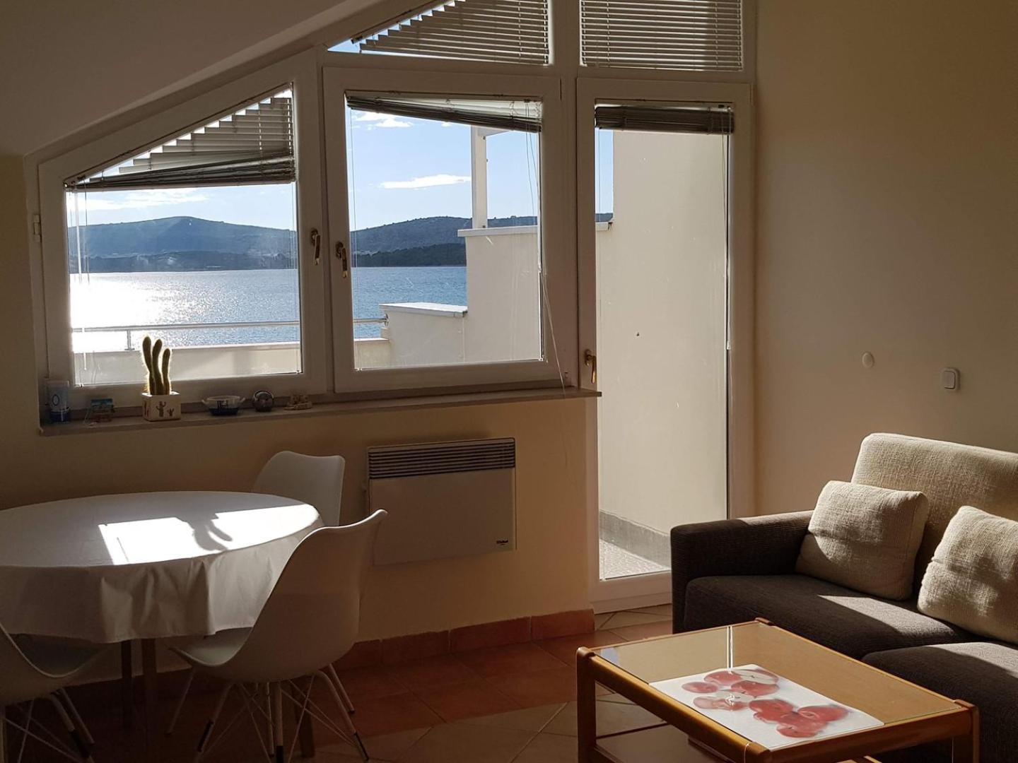 Seaside Apartments Turanj Esterno foto